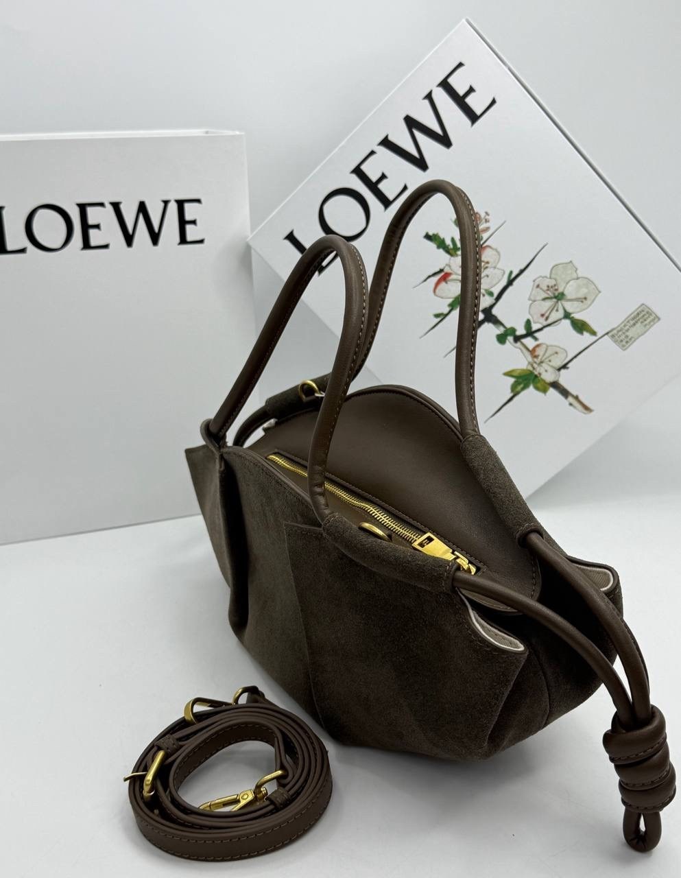 сумка loewe 33-15 см натуральная замша,loewe сумка,женская сумка loewe,сумка loewe из натуральной замши,сумка loewe 33-15 см из натуральной кожи