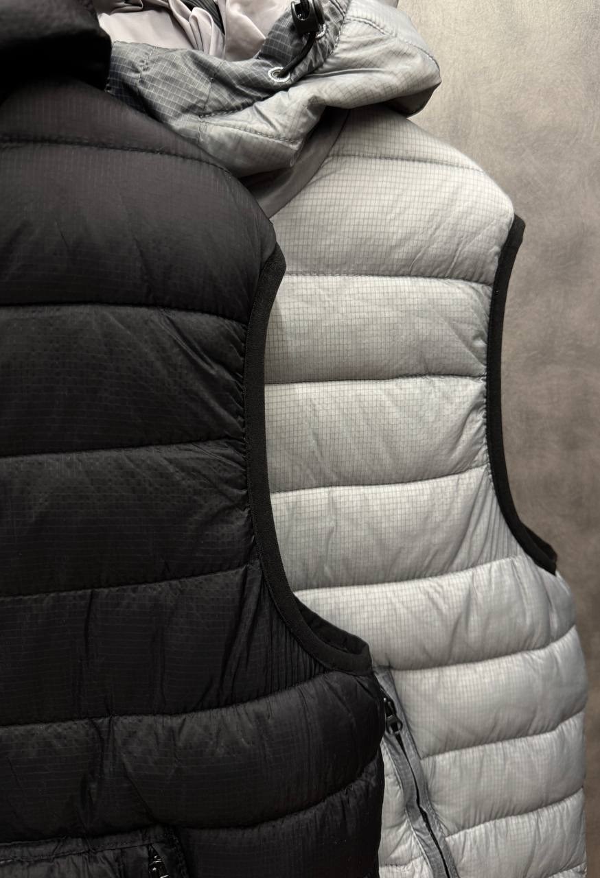 жилет,жилет черный,мужские жилеты,жилетка мужская,жилеты с капюшоном