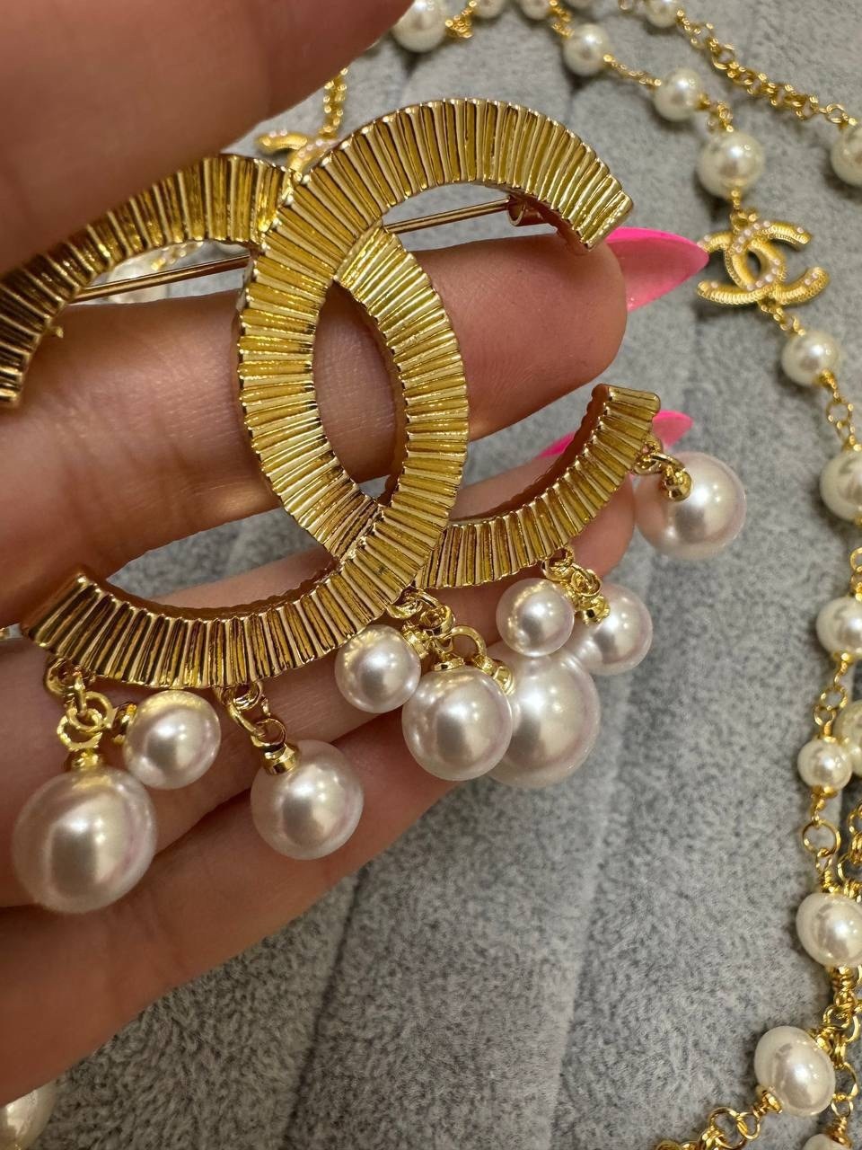 украшения шанель,брошь шанель с жемчугом винтаж,ожерелье шанель,серьги коко шанель золото,брошка шанель