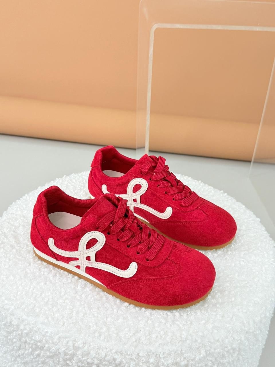 ,женские кроссовки,кроссовки для женщин,повседневные кроссовки,женская