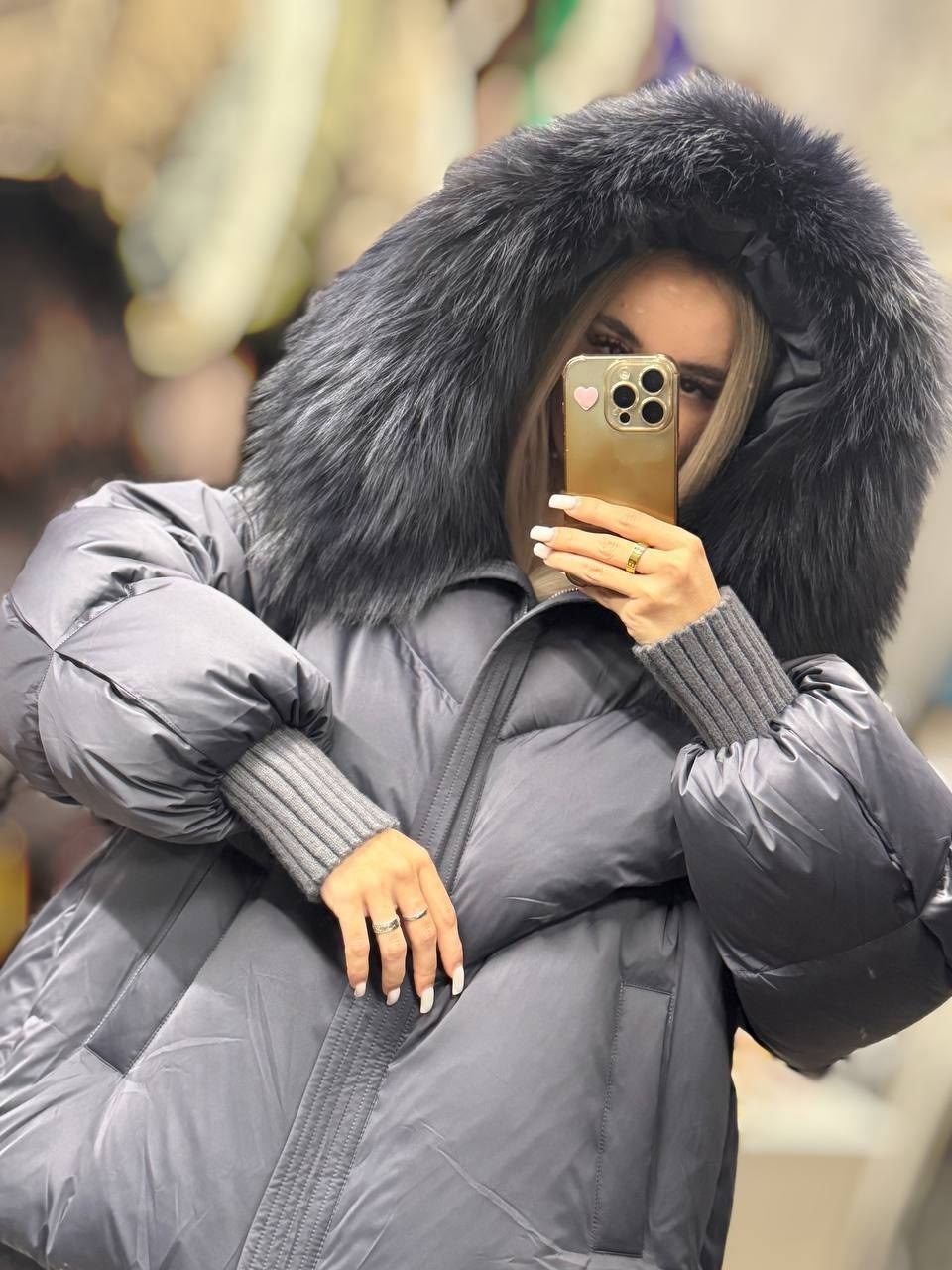 короткий пуховик,женский пуховик с воротником из натурального меха енота,пуховик женский,женский пуховик с меховым воротником,куртка зимняя женская