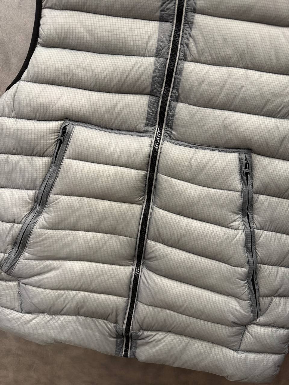 жилет с капюшоном мужской,жилет мужской,теплый жилет,жилет повседневный,жилет с капюшоном