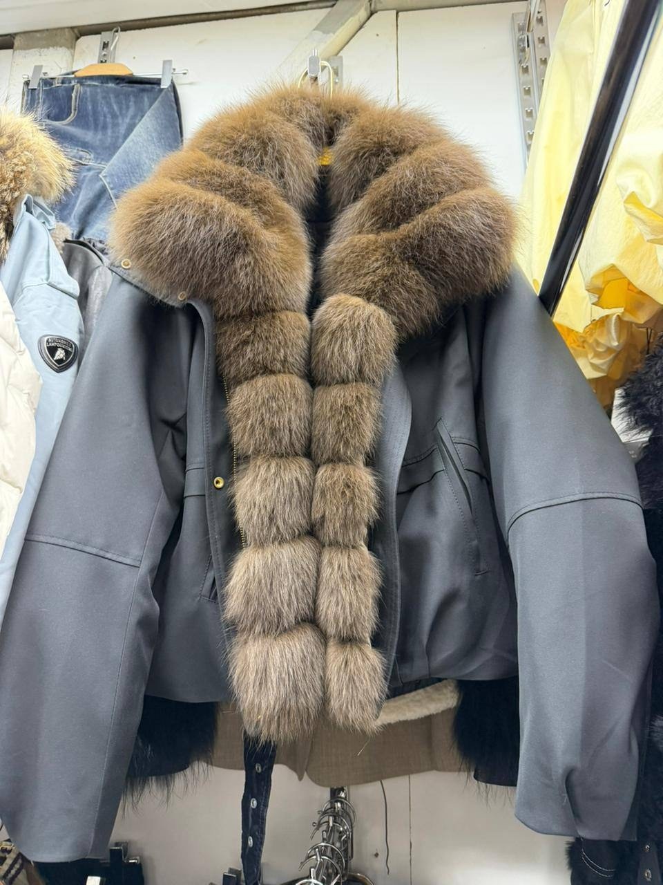 пуховики с мехом,куртка с мехом,пуховик с натуральным мехом,женский пуховик,кожаная куртка с мехом