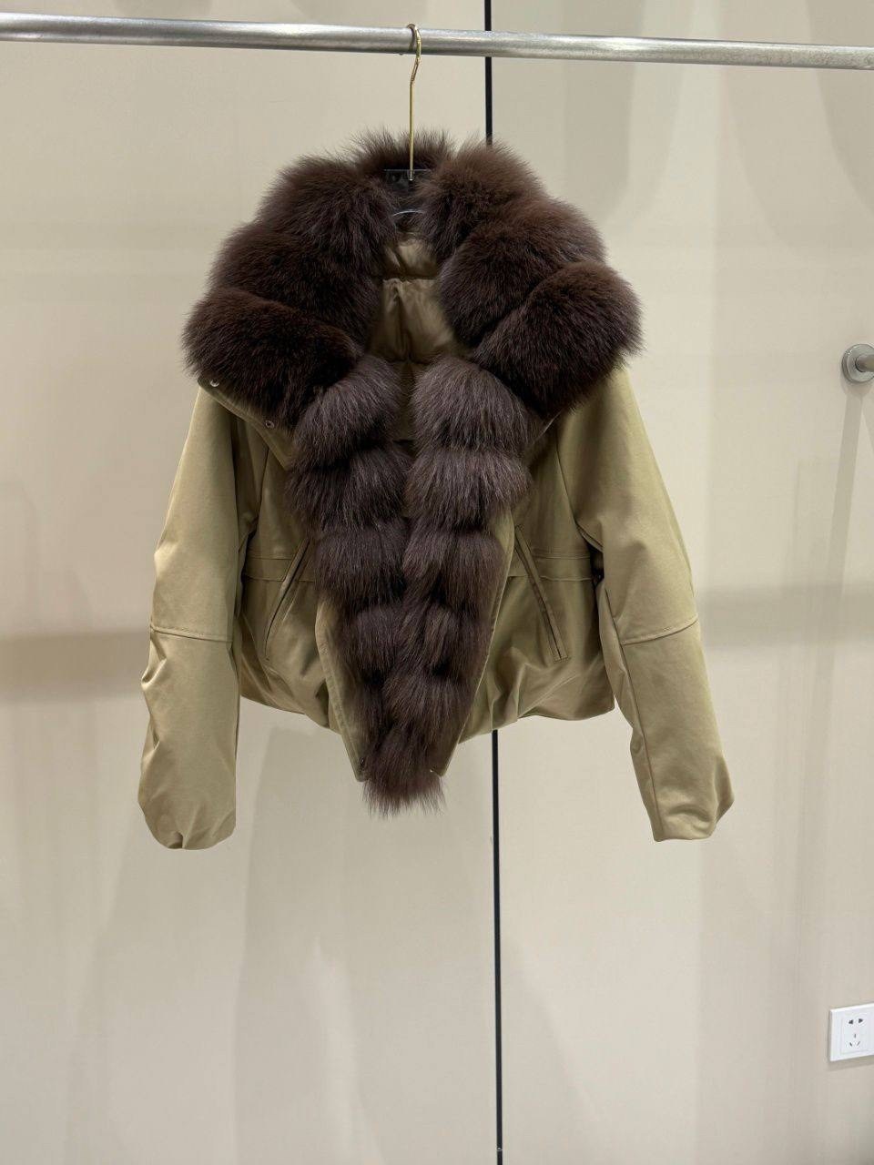 пуховики с мехом,куртка с мехом,пуховик с натуральным мехом,женский пуховик,кожаная куртка с мехом