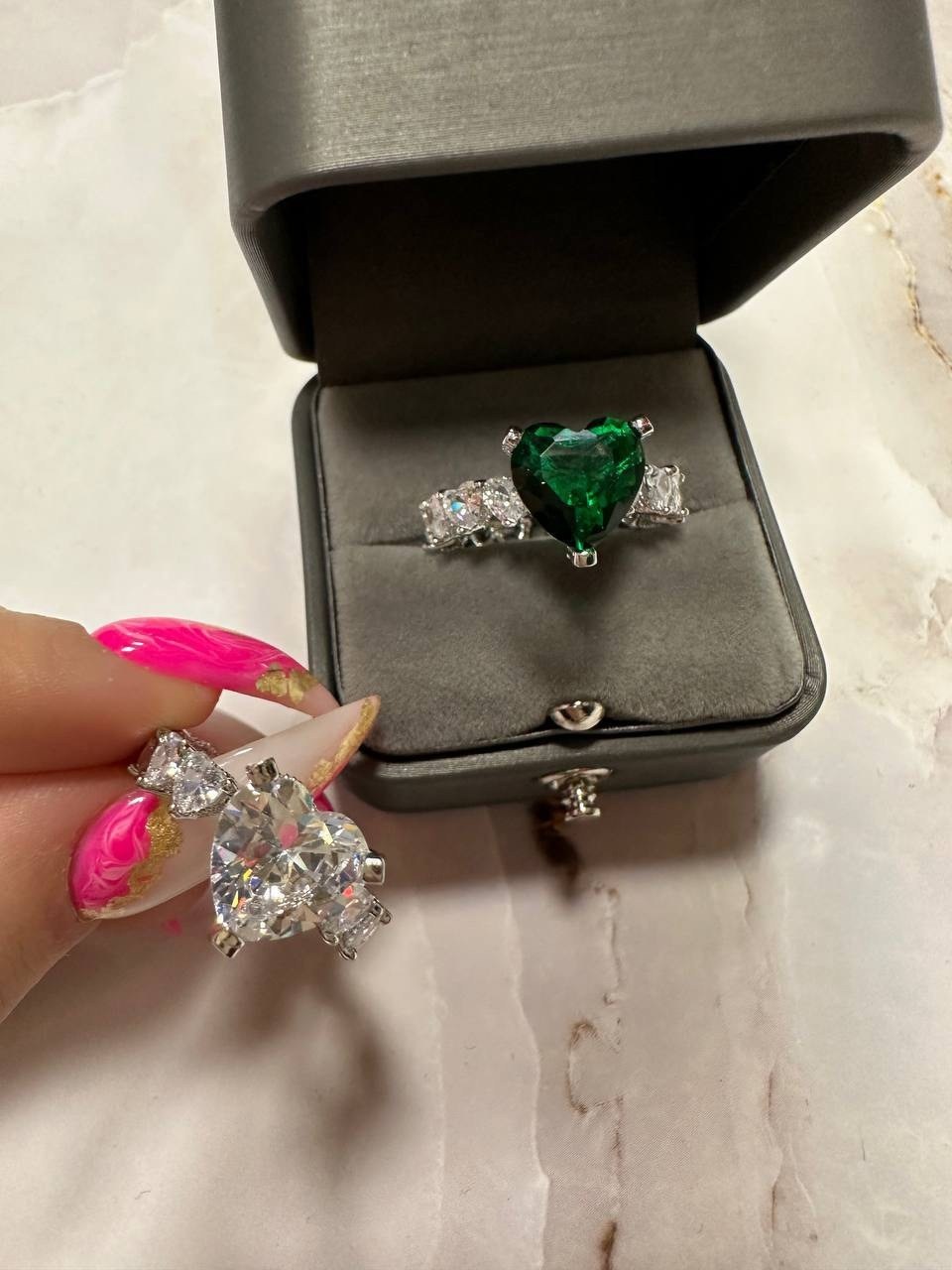 изумруд кольцо,изумрудное кольцо,украшения с изумрудами,модное кольцо,кольцо с колумбийским изумрудом