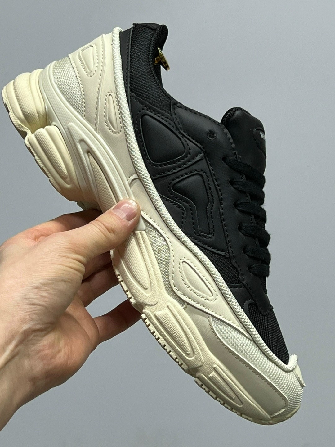 кроссовки adidas raf simons ozweego cream white,adidas raf simons ozweego cream white,adidas x raf simons ozweego white & black,adidas ozweego raf simons black white,adidas × raf simons adidas raf sim