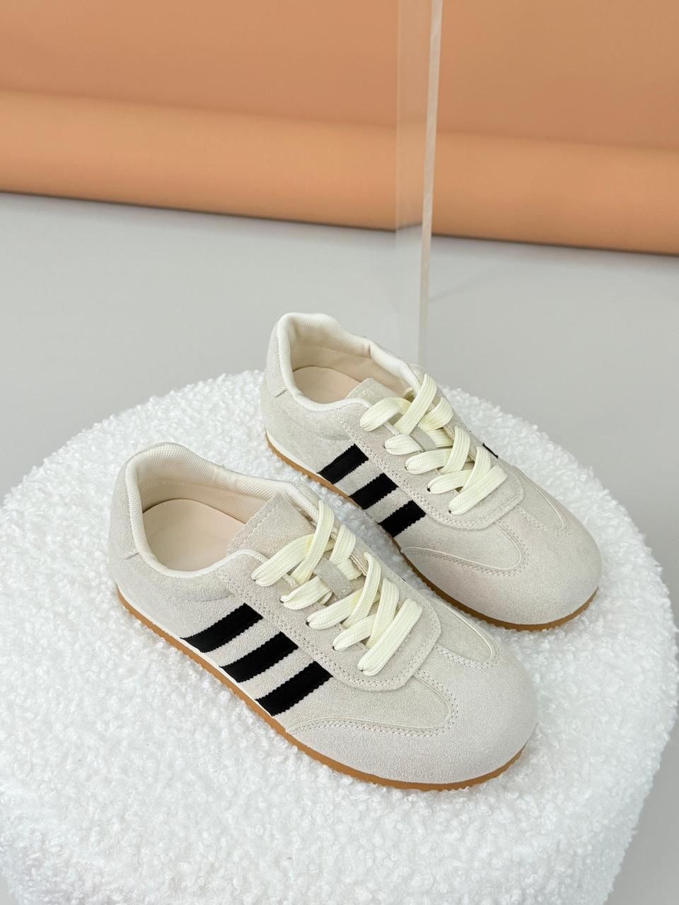 ,женские кроссовки,кроссовки для женщин,повседневные кроссовки,женская