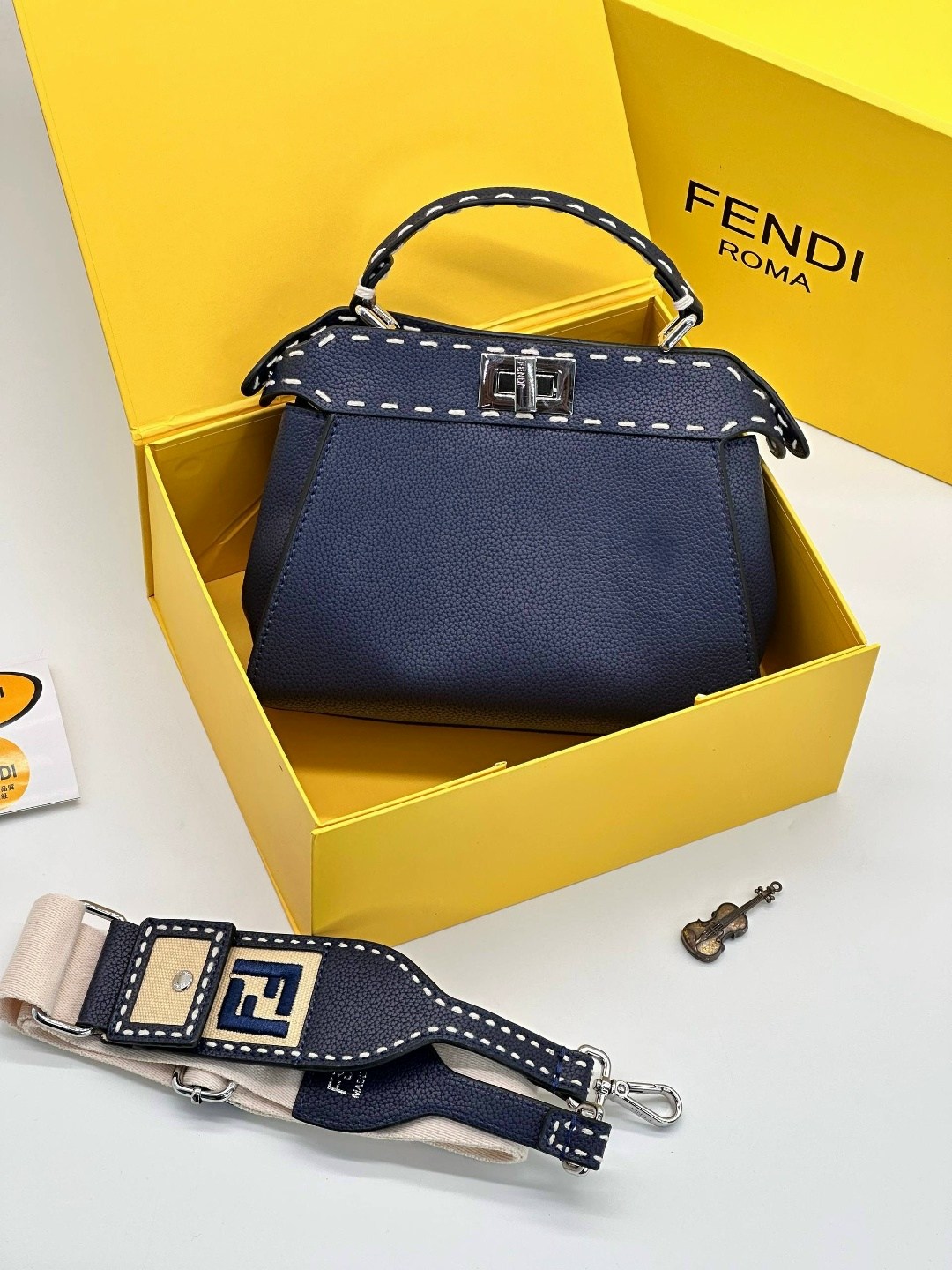 fendi сумка,fendi сумка на плечо,сумка фенди,женская сумка fendi,сумка