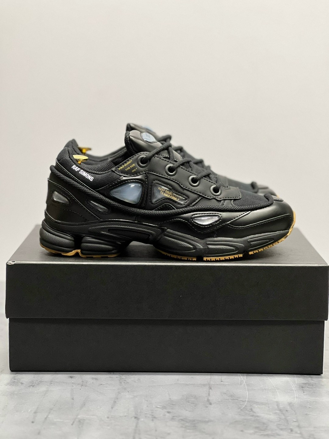 adidas raf simons ozweego 3,adidas raf simons ozweego,адидас раф симонс озвиго 2,adidas raf simons ozweego black bunny,raf simons x adidas ozweego 3 black corn bb6741