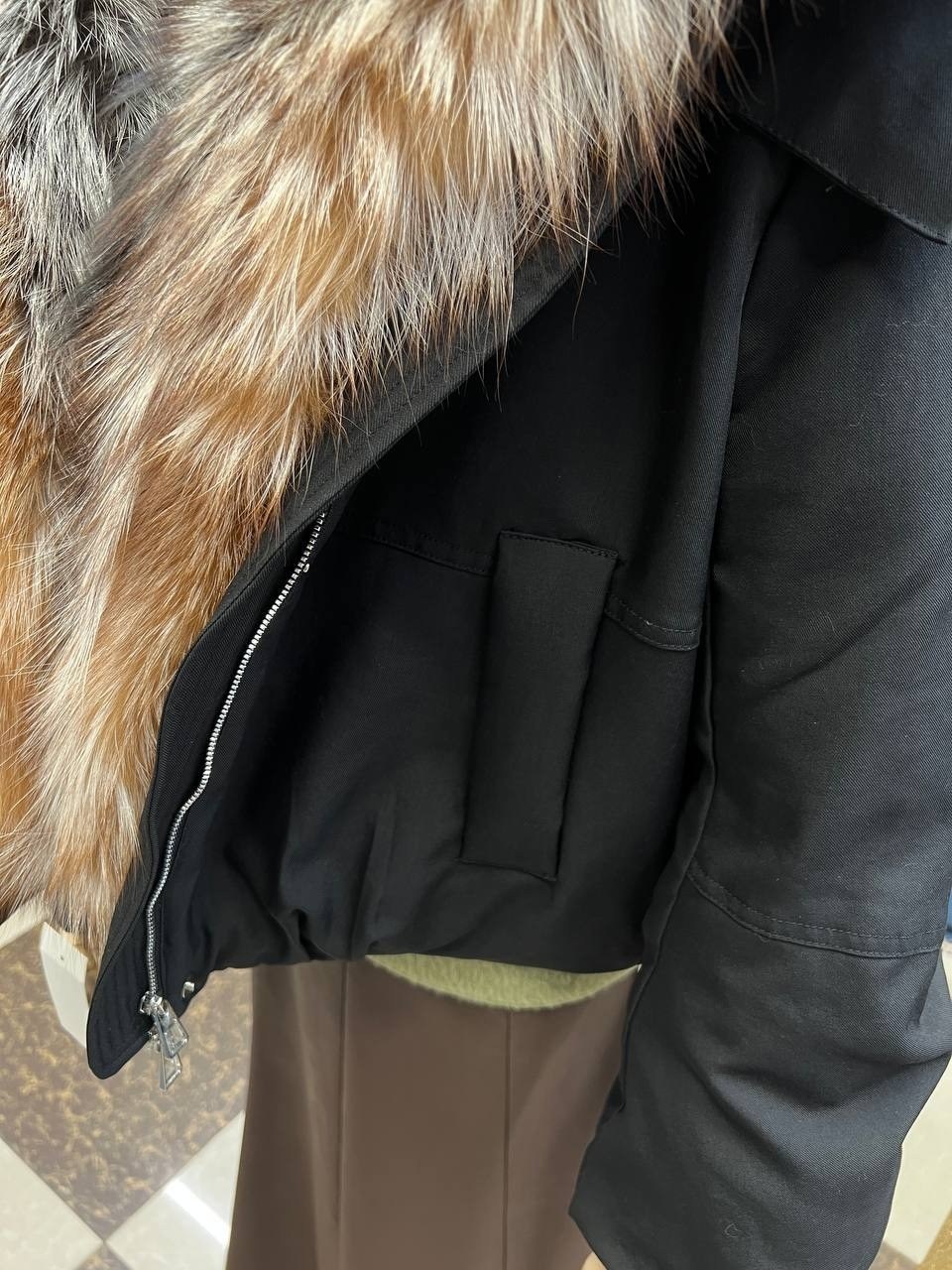 женская парка на натуральном меху,женская парка на натуральном меху укороченная куртка с лисьим мехом,женская куртка с натуральным лисьим мехом,парка с натуральным мехом,куртка с натуральным мехом