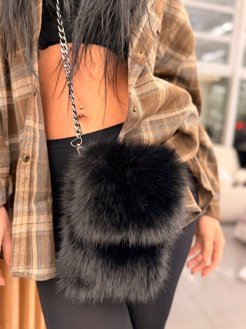 девушка,меховая шапка,шапка ушанка женская зимняя,белая меховая шапка,элегантная женская зимняя шапка