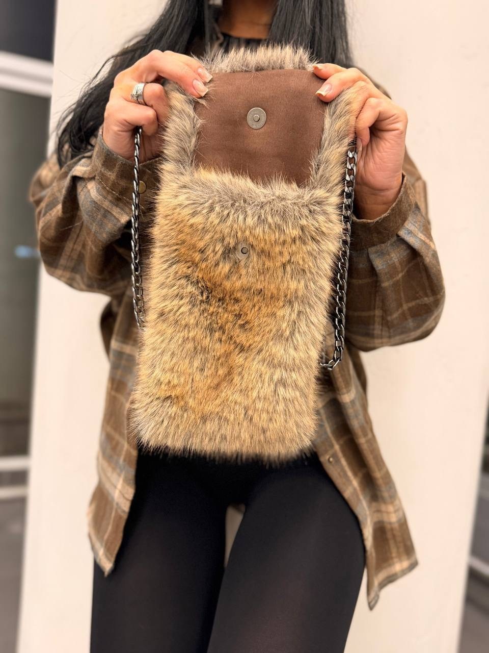 девушка,меховая шапка,шапка ушанка женская зимняя,белая меховая шапка,элегантная женская зимняя шапка