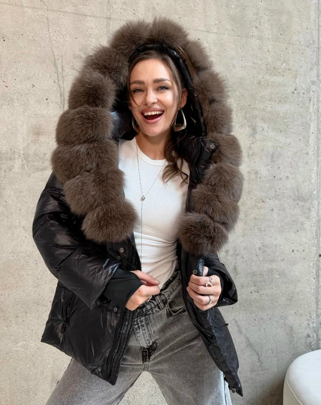 женская куртка из натурального гусиного пуха с воротником из лисьего меха,женский пуховик с воротником из лисьего меха,пуховик женский,зимняя куртка-пуховик,женский пуховик на утином пуху с капюшоном