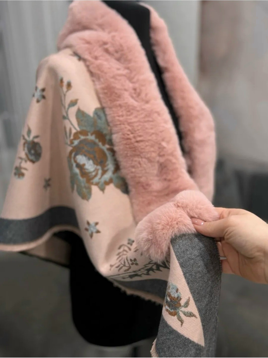 платок с мехом,павловопосадские платки,платки павлопосадские,народные накидки,женская накидка