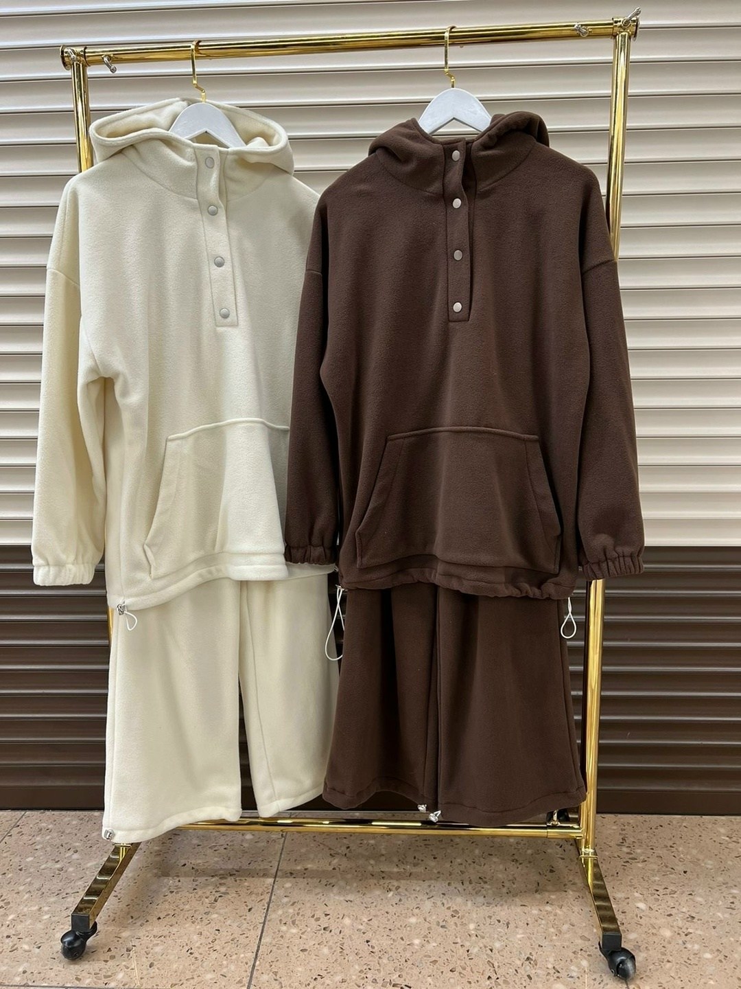 спортивные костюм,женский спортивный костюм,стильные костюмы,трикотажные костюмы,женский костюм на флисе