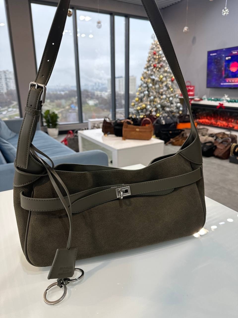 серые женские сумки brunello cucinelli,сумка замшевая,сумка,женская сумка,женская серая сумка brunello cucinelli арт. mbdld2546