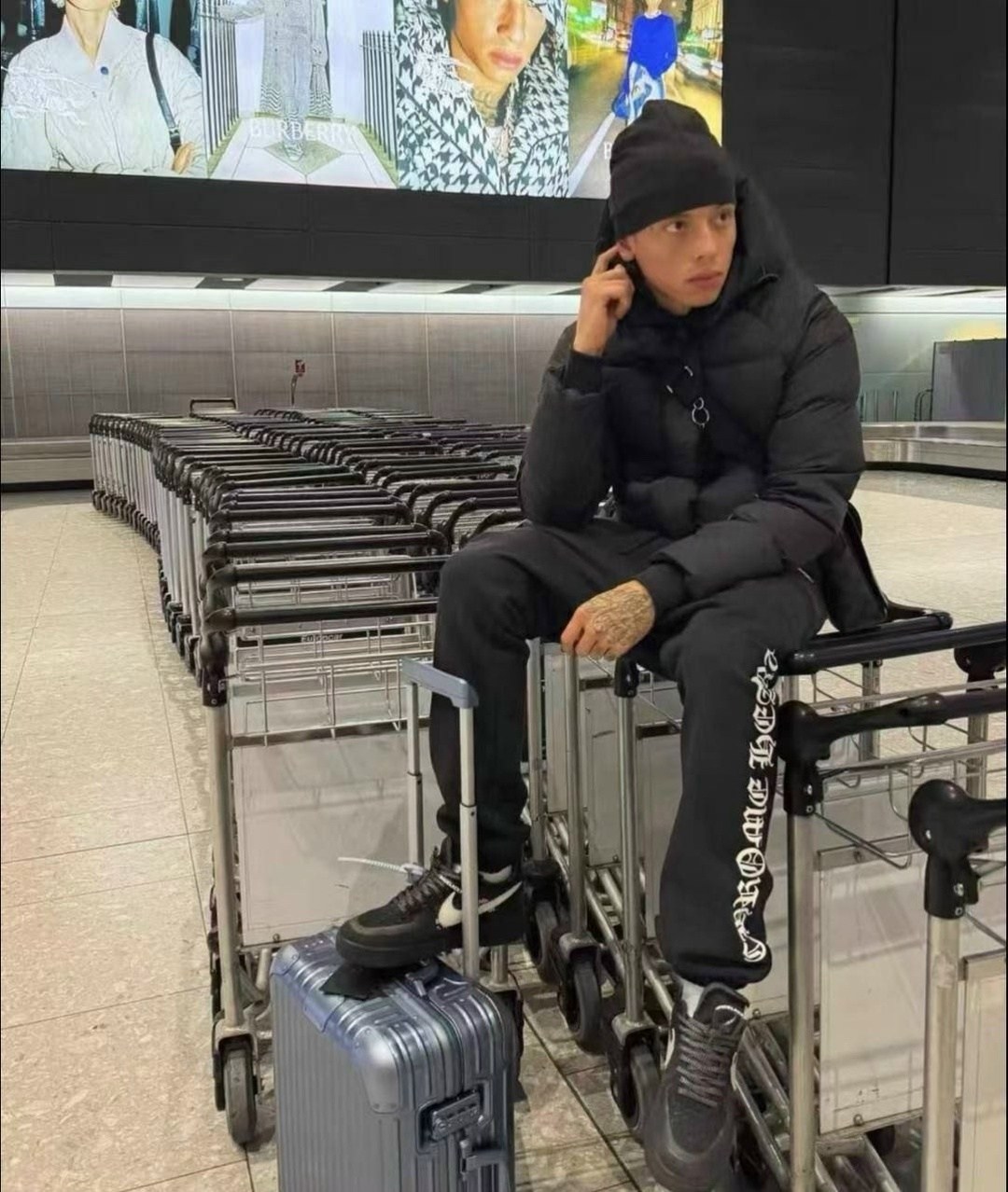 зимние куртки,чудаки и модники из метро,модники из российского метрополитена,мода мужская,пуховик