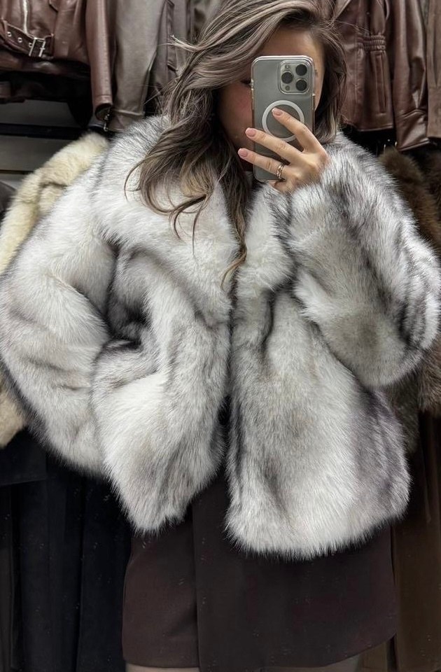 женская шуба,шуба из лисы,меховая куртка,шуба,песец шуба