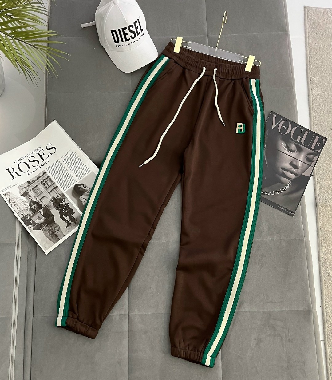 брюки спортивные,брюки спортивные джоггеры с лампасами,стильные брюки спортивные,штаны с лампасами,брюки cпортивные утепленные