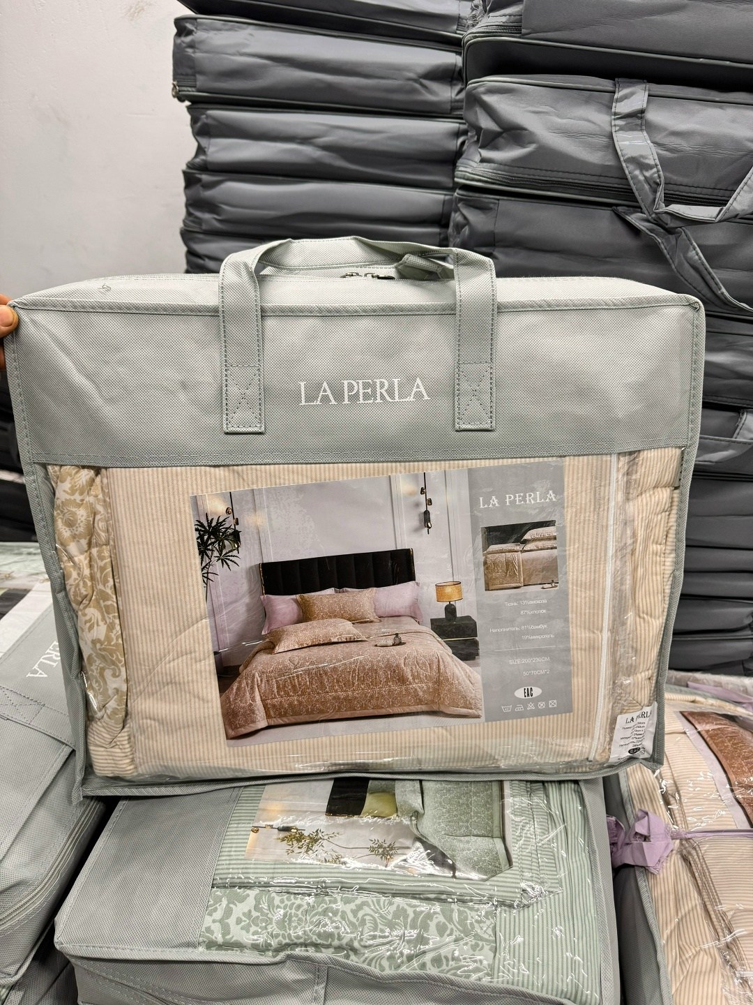 покрывала,покрывало бежевое,комплект постельного белья,комплект постельного белья с одеялом,покрывала с наволочками