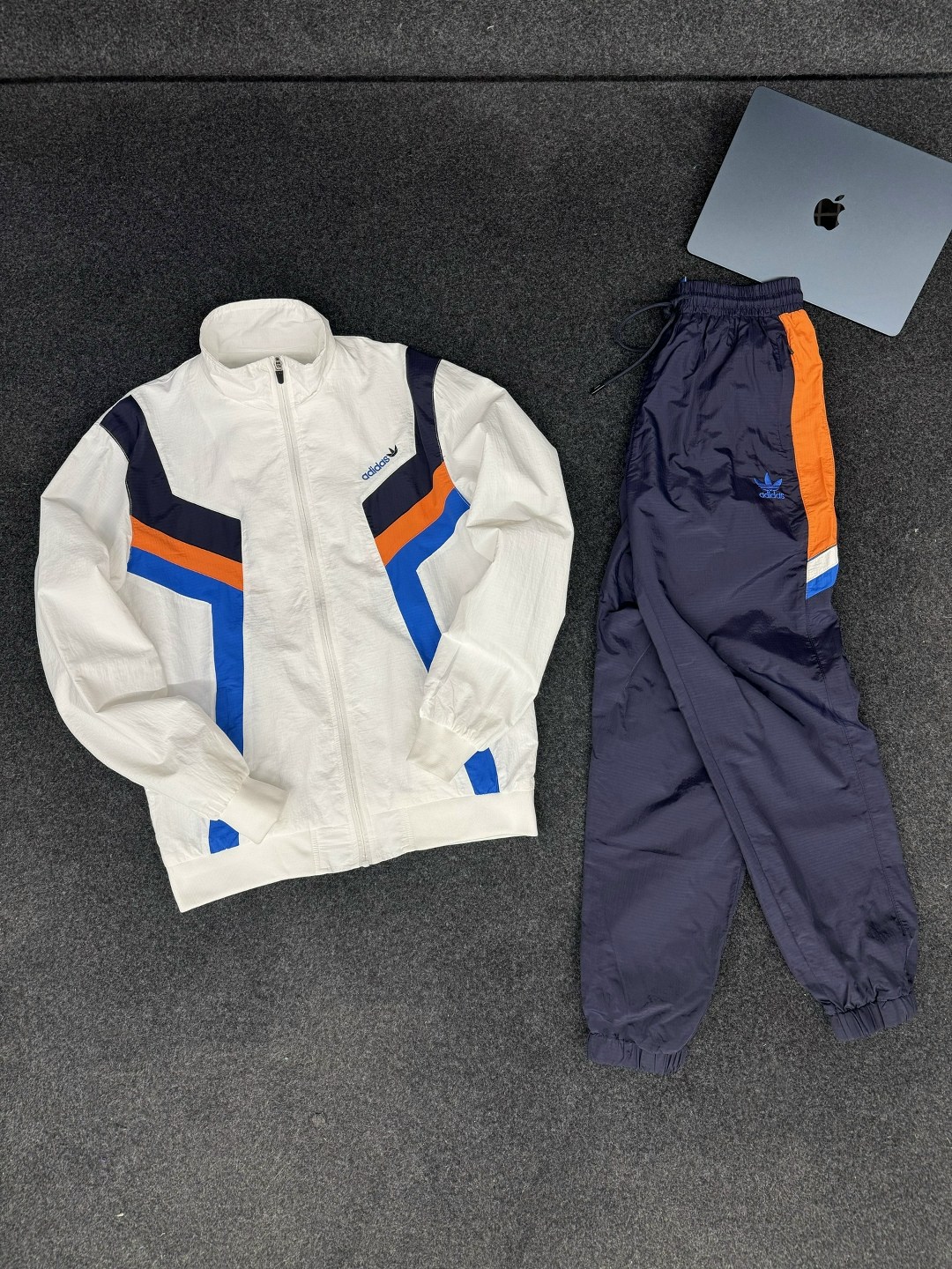 adidas спортивный костюм,мужской спортивный костюм adidas в стиле 90-х,спортивные костюмы адидас,спортивный костюм adidas в стиле 90х,спортивный костюм adidas 90х