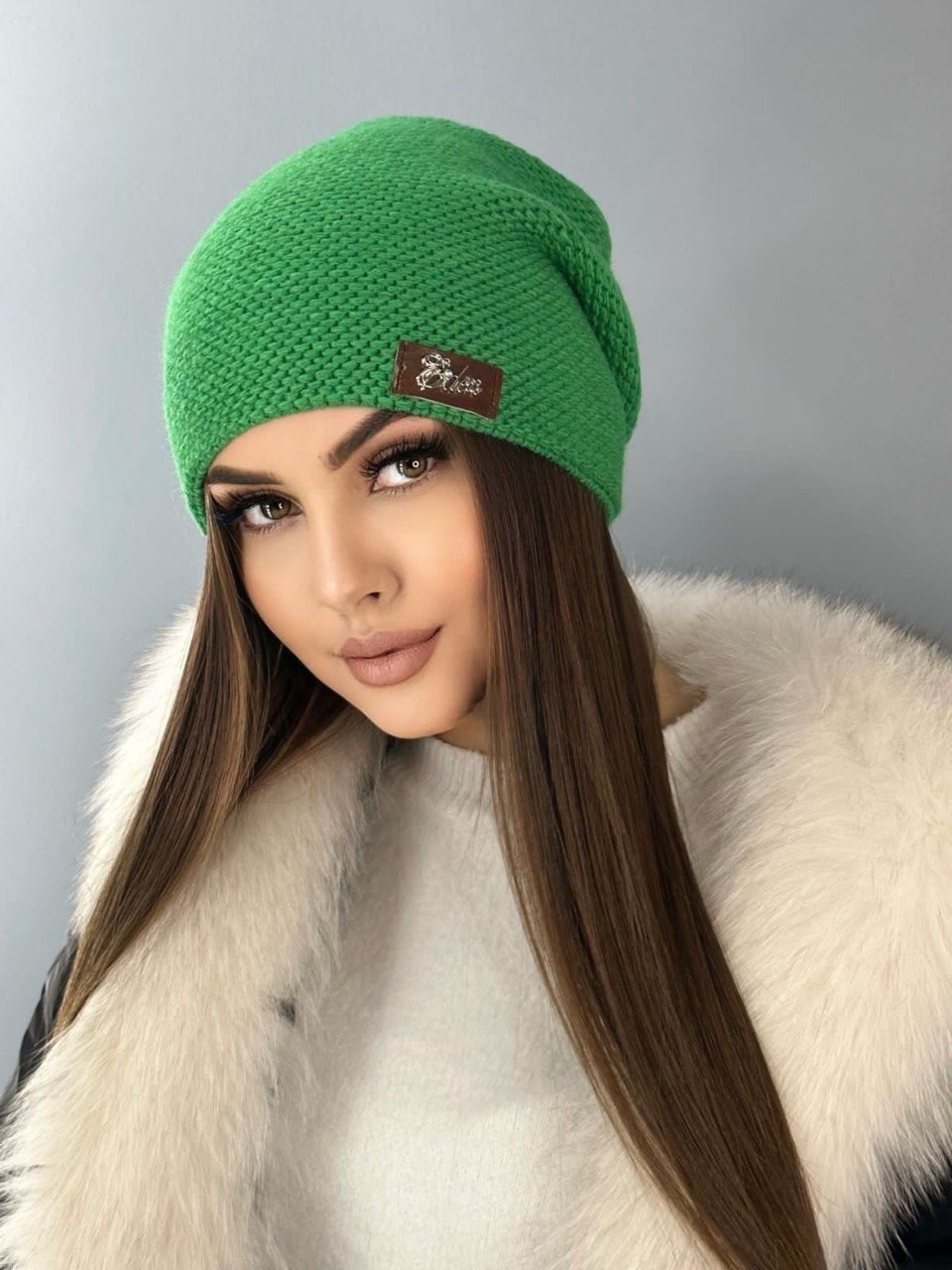 женские шапки,шапка для женщин,шапка зимняя вязаная,стильная шапка,шапки комплект женская