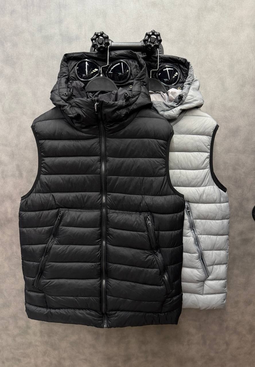 жилет,жилет черный,мужские жилеты,жилетка мужская,жилеты с капюшоном