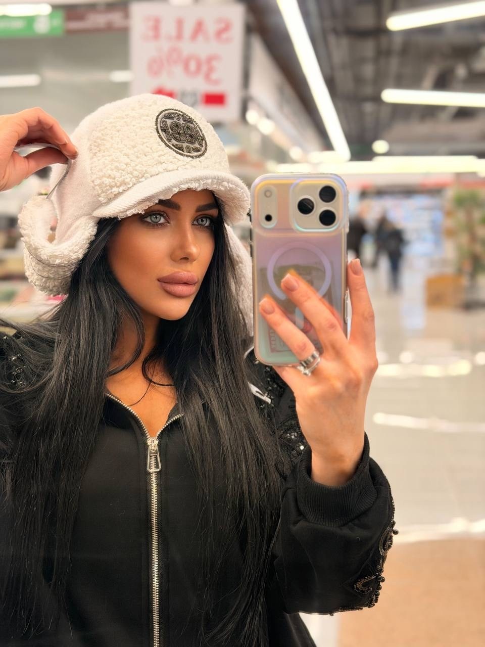 девушка,меховая кепка,кепка,бейсболка,кепка бейсболка