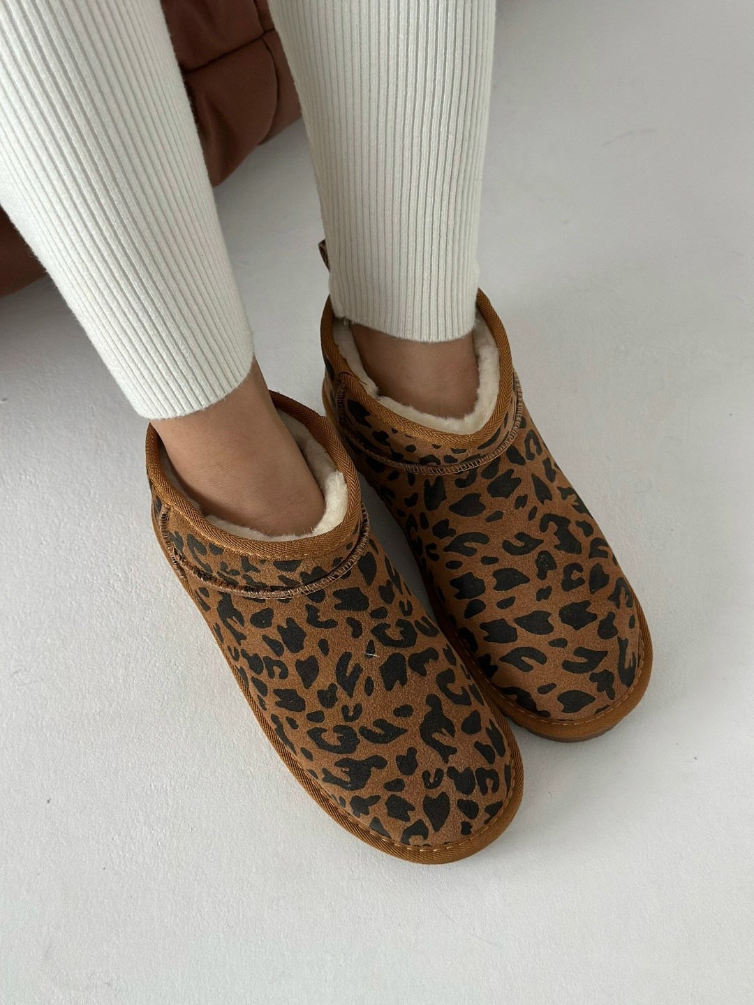 ,леопардовые угги,женские зимние угги с леопардовым принтом,ugg classic ultra mini,леопардовые ботинки