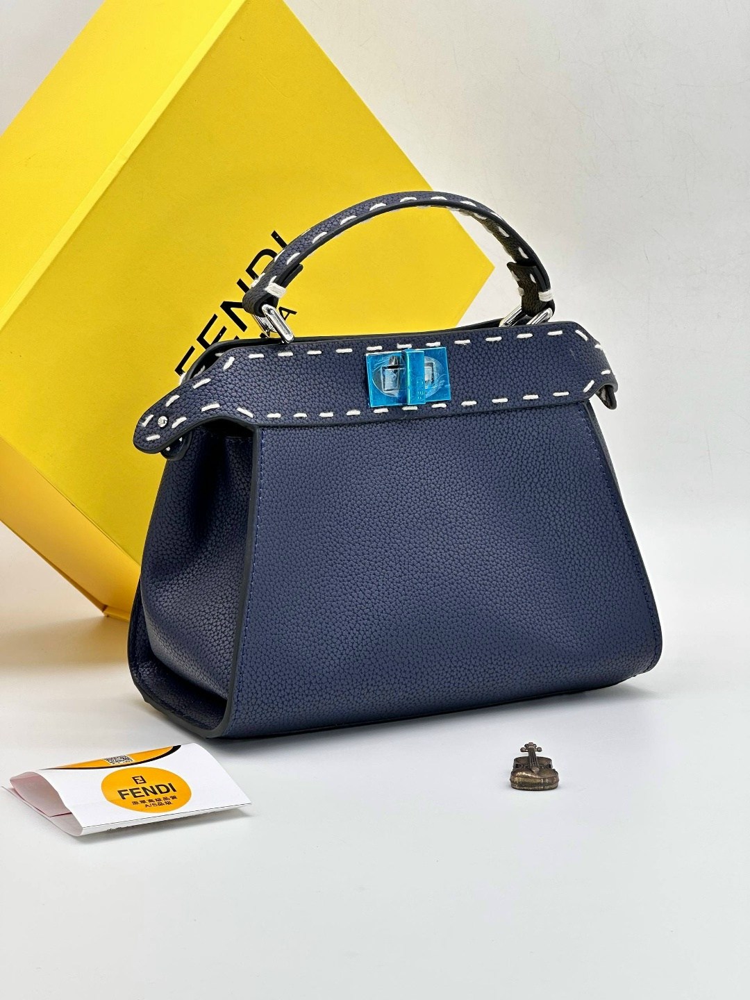 fendi сумка,fendi сумка на плечо,сумка фенди,женская сумка fendi,сумка