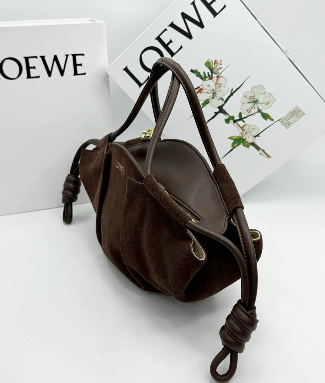 сумка loewe 33-15 см натуральная замша,loewe сумка,женская сумка loewe,сумка loewe из натуральной замши,сумка loewe 33-15 см из натуральной кожи