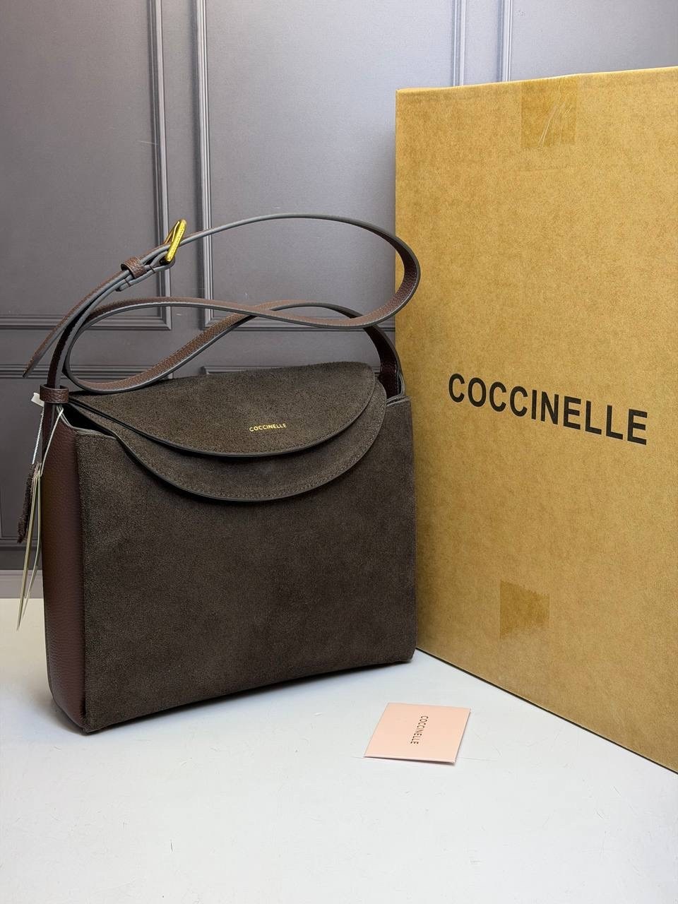 замшевая сумка coccinelle,сумка coccinelle натуральная замша,сумка coccinelle,сумка женская coccinelle натуральная замша,coccinelle сумка сэтчел liya suede