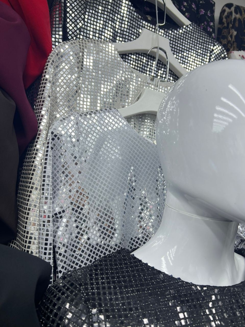 блестящее платье с пайетками,платье с пайетками,белое блестящее платье с пайетками,оджи платье с пайетками,золотые платья с пайетками