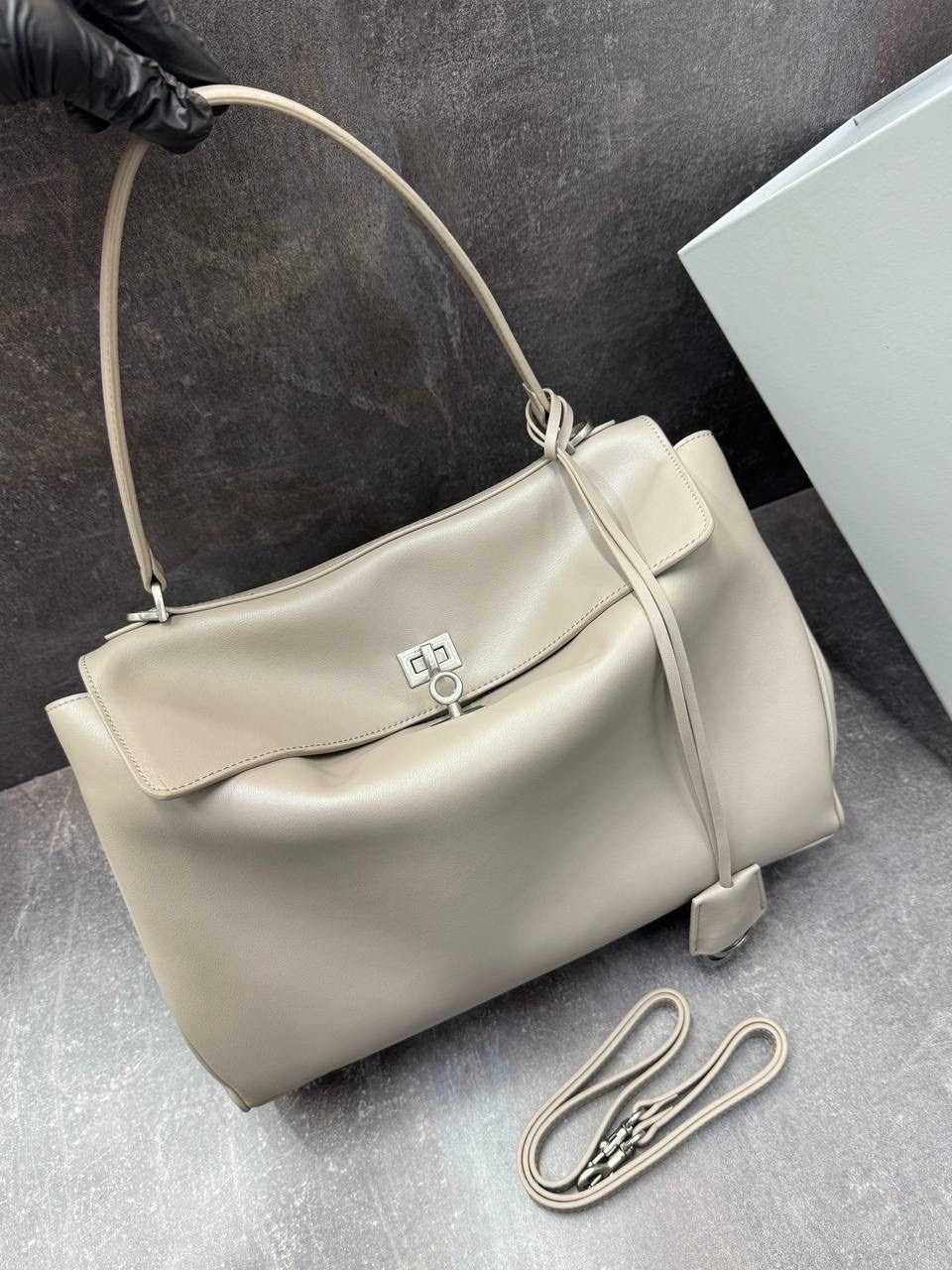 сумка balenciaga натуральная кожа 35-24 см,сумка balenciaga,женская сумка,сумка,модная женская сумка