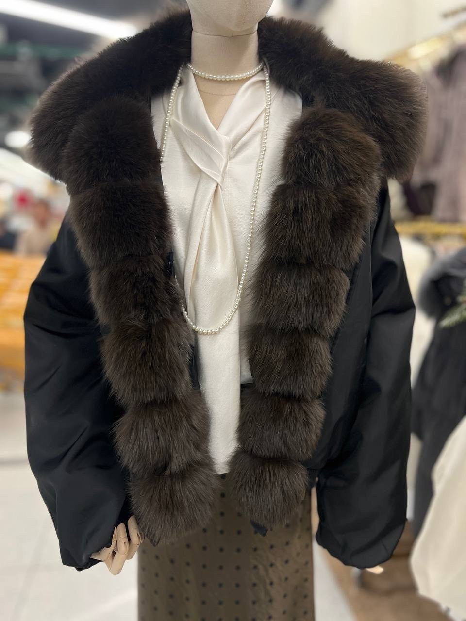 куртка с мехом,стильная куртка,пуховик с натуральным мехом,женская зимняя куртка,бомбер с мехом песца