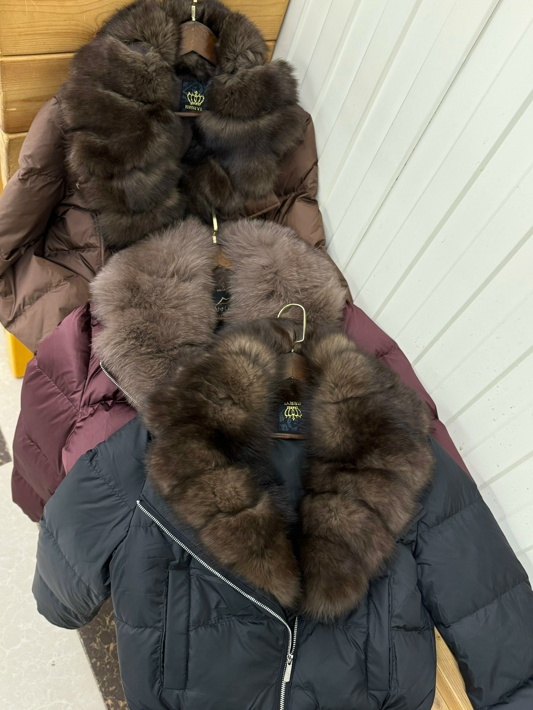 пуховик короткий с натуральным мехом angel mood,пуховик с натуральным мехом,пуховик короткий,куртка с натуральным мехом женская,женский пуховик с мехом