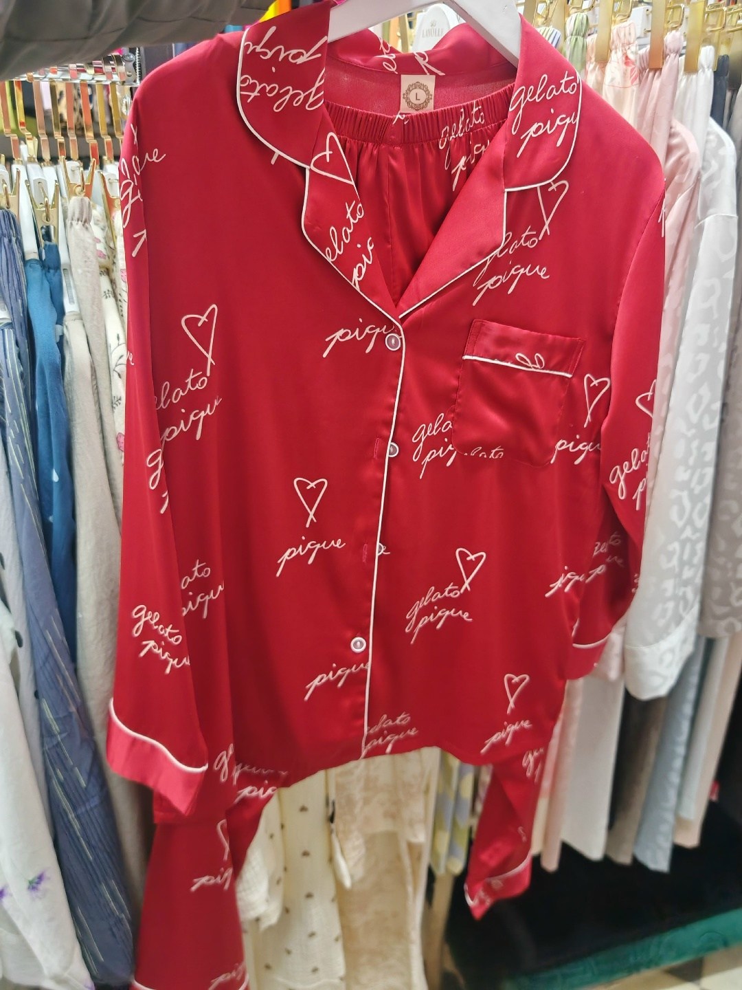 шелковая классическая пижама лео,пижама из искусственного шелка,пижама женская шелковая,женская пижама из искусственного шелка,пижамы женски