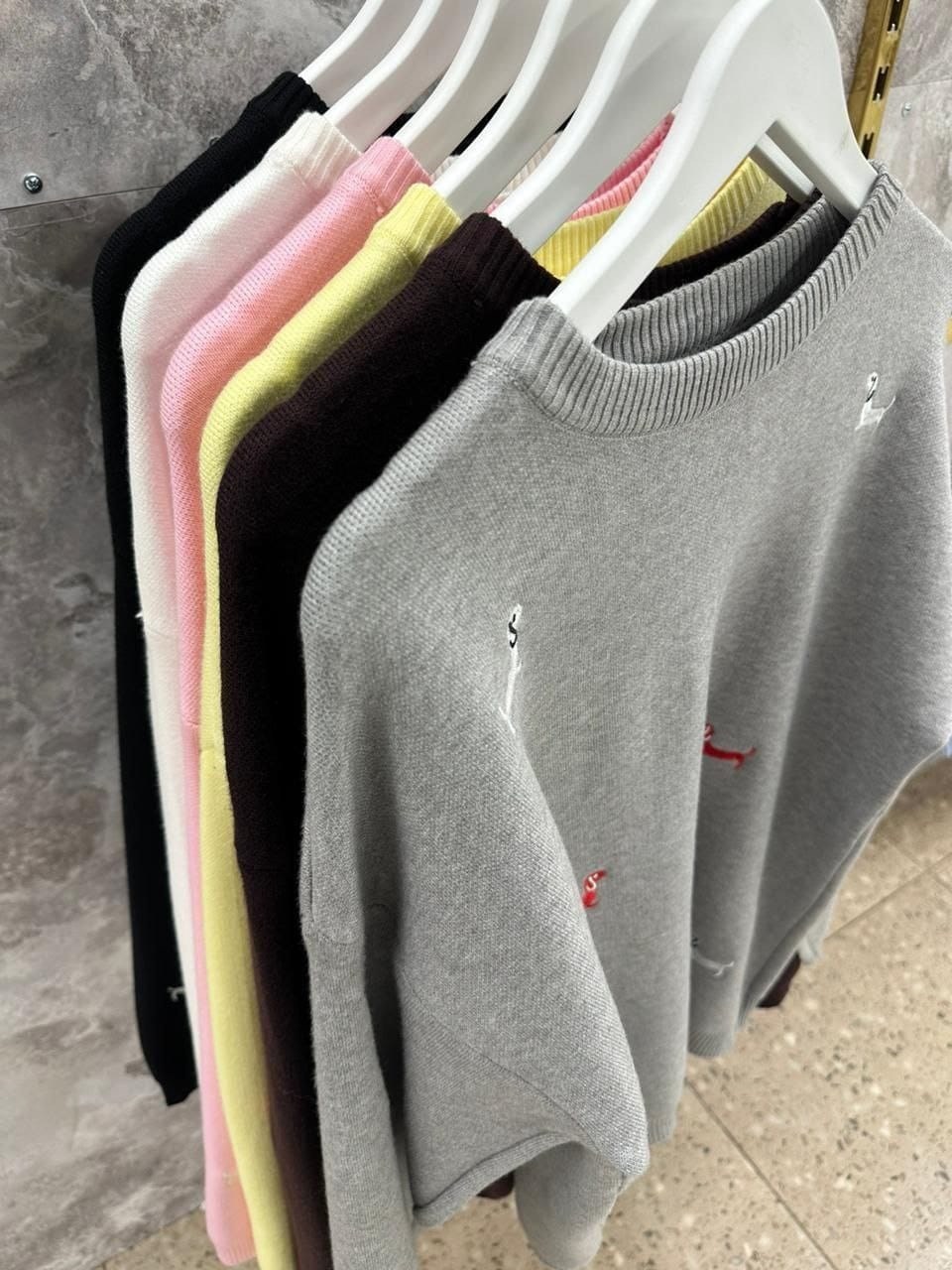 свитер с вышивкой,свитер с вышивкой таксы,свитер,свитер пуловер,свитшот