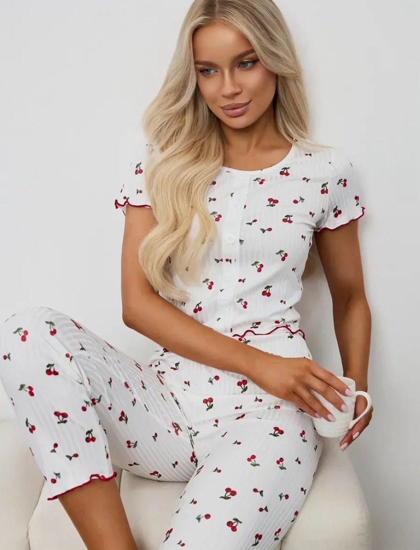 пижама с шортами и футболкой с вишней муслиновая katalinof,женская элегантная пижама с принтом вишни,пижамы женски,женская пижама,пижама женская с шортами