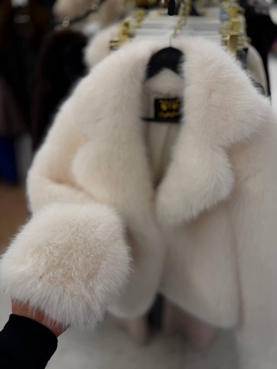 женская шуба,шуба,меховая куртка,шуба из искусственного меха,шуба белая
