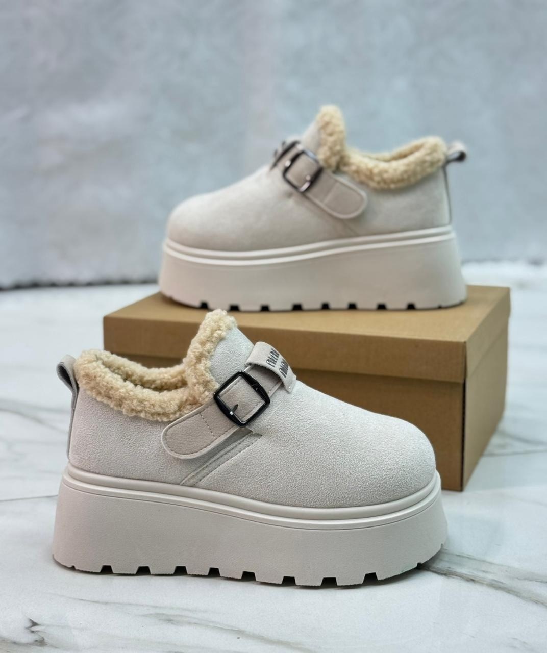 ,угги зимние полусапожки с мехом,женские угги,зимние ботинки женские на меху, женская