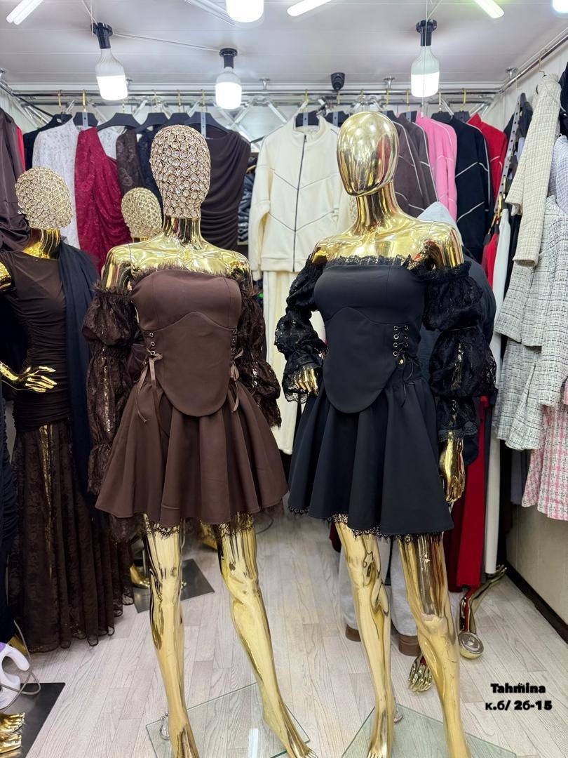 короткое платье,платье и корсет,платье с объемными рукавами,атласное корсетное платье с пышной двойной юбкой и объемными рукавами,платье