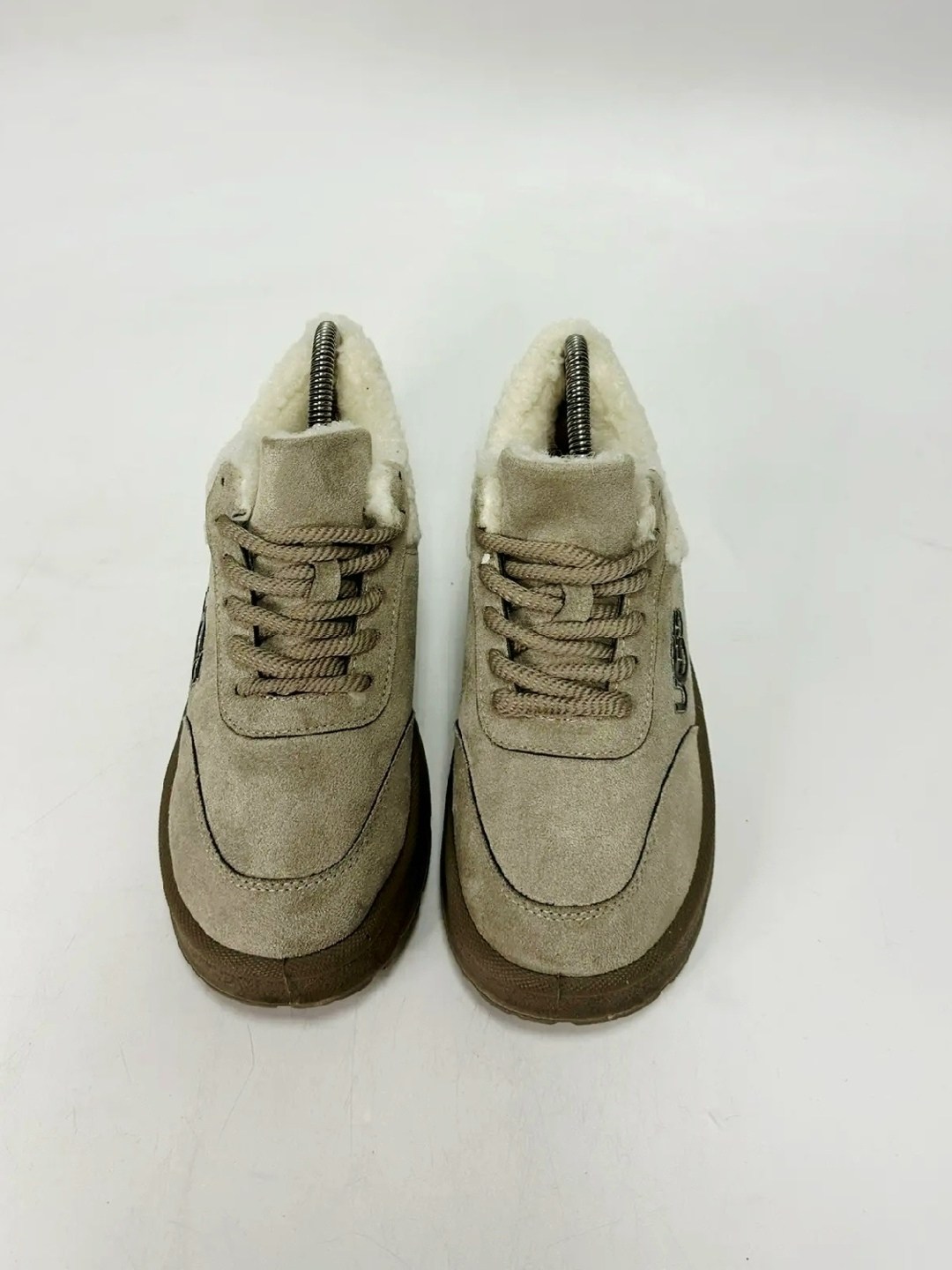 ,ugg кроссовки зимние,зимние кроссовки женские с мехом,кроссовки зимние женские ugg,кроссовки зимние женские ugg модель 551080