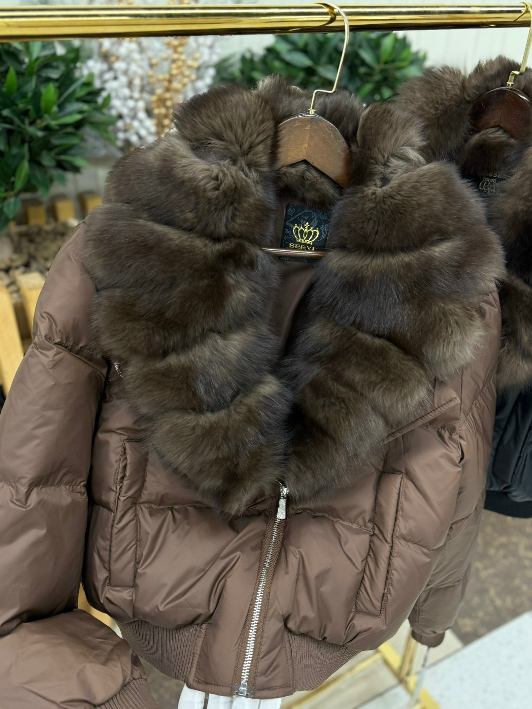 пуховик короткий с натуральным мехом angel mood,пуховик с натуральным мехом,пуховик короткий,куртка с натуральным мехом женская,женский пуховик с мехом
