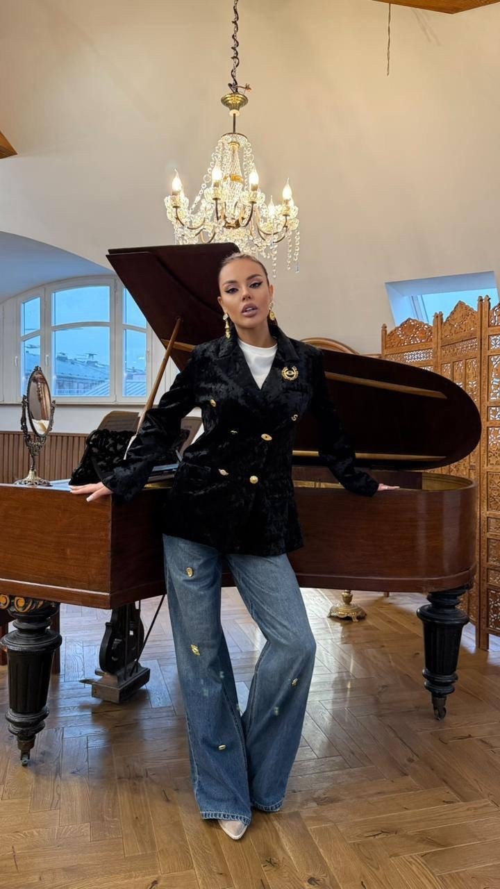 девушка,женская кофта,жакет из шелкового бархата черный,певица ханна,костюм брючный