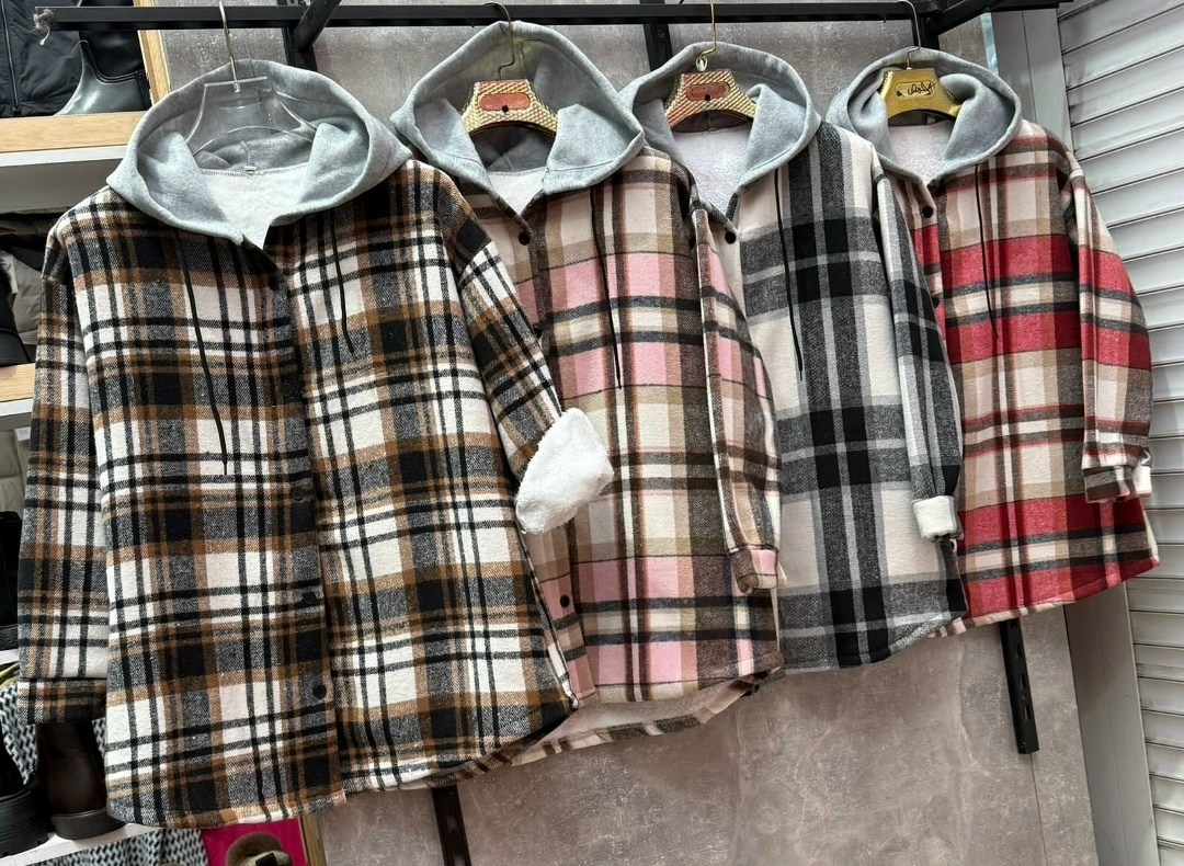 рубашка клетчатая с мехом внутри с капюшоном melidim,рубашка клетки с капюшоном,рубашка в клетку с капюшоном оверсайз,рубашка клетчатая удлиненная с мехом капюшоном melidim,женская рубашка