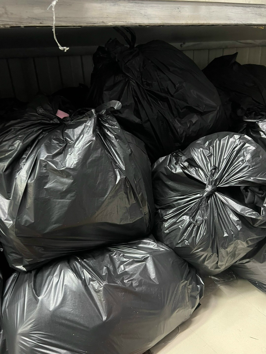 мусорный пакет черный,мусорный пакет,мусорные мешки,мешки с мусором,мусор пакет