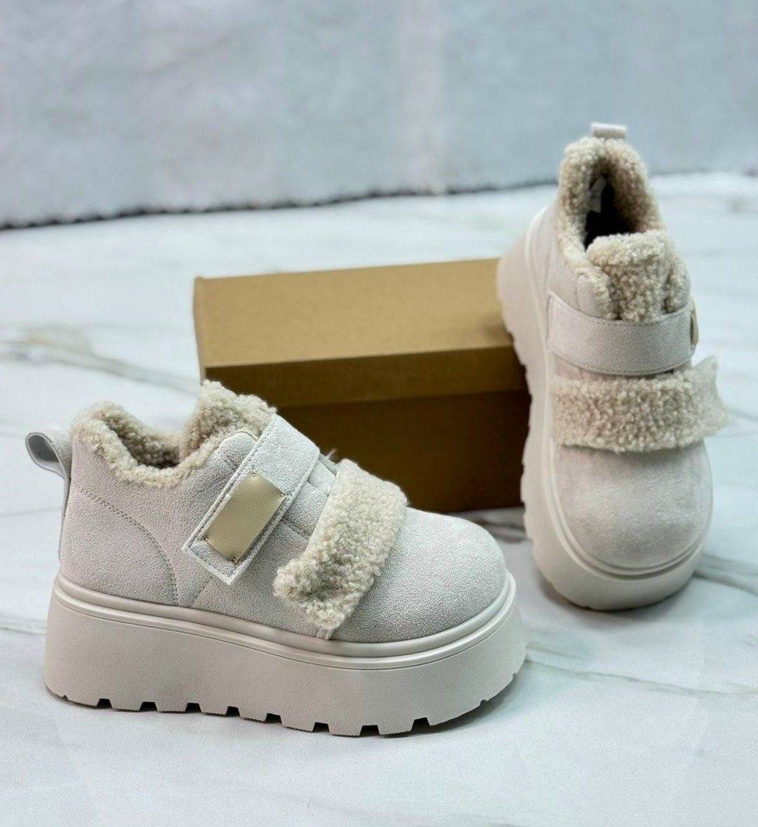 ,угги зимние полусапожки с мехом,женские угги,зимние ботинки женские на меху, женская