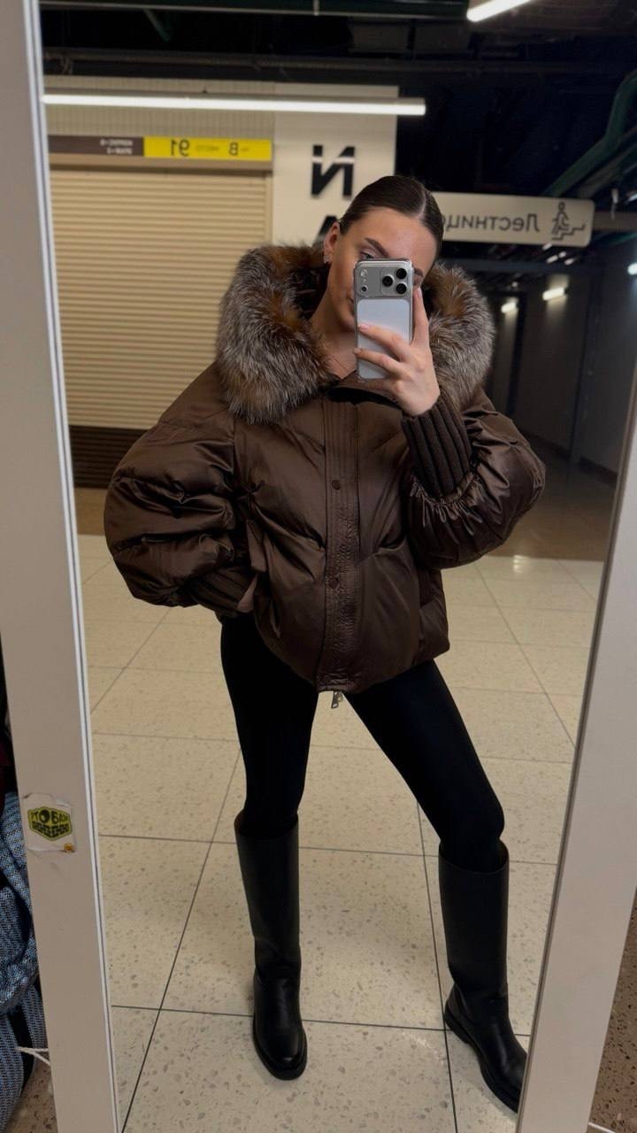 зимняя куртка-пуховик,женская куртка-пуховик на белом утином пуху с натуральным мехом енота,короткий пуховик,короткий пуховик женский,пуховик женский