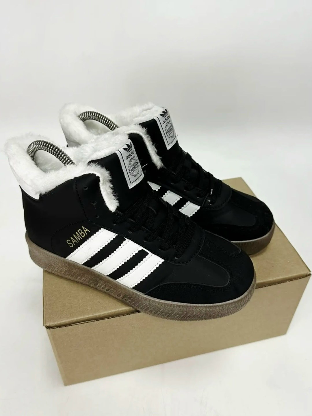 кроссовки высокие adidas samba зимние с мехом,кроссовки женские зимние высокие adidas,кроссовки adidas samba,кроссовки adidas,высокие кроссовки